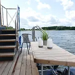 Fuehrerscheinfreies Mobiles Hausboot Botel Rechlin