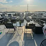 Botel Fuehrerscheinfreies Mobiles Hausboot
