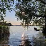 Fuehrerscheinfreies Mobiles Hausboot Rechlin