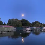 Fuehrerscheinfreies Mobiles Hausboot Botel Rechlin
