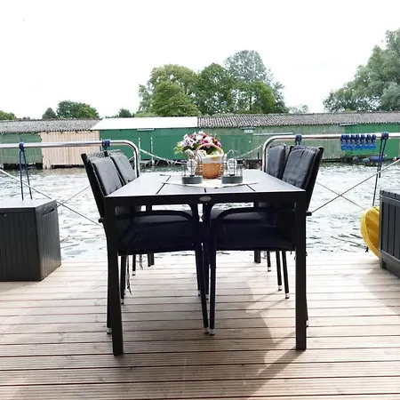 Botel Fuehrerscheinfreies Mobiles Hausboot