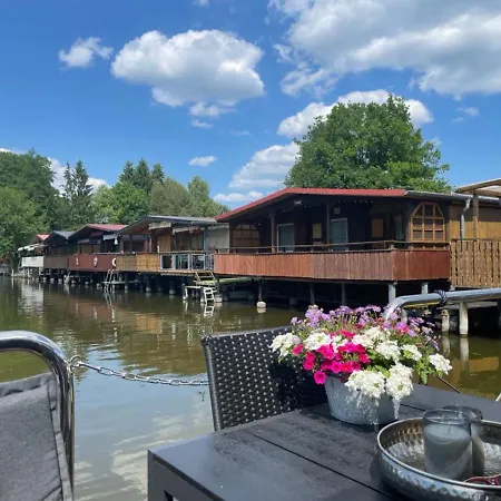 Botel Fuehrerscheinfreies Mobiles Hausboot Rechlin