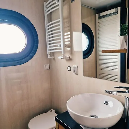 Botel Führerscheinfreies Mobiles Hausboot *