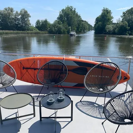 Führerscheinfreies Mobiles Hausboot